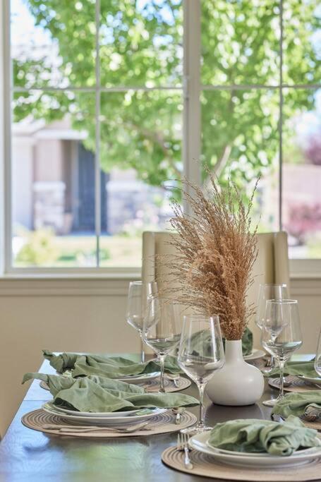 New Upscale House, Tahoe 30-Min W/ Cal King Reno Extérieur photo