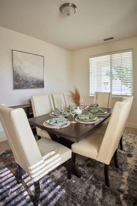 New Upscale House, Tahoe 30-Min W/ Cal King Reno Extérieur photo