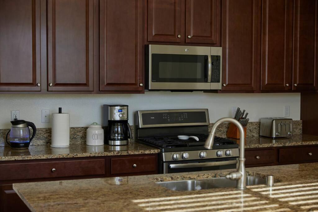 New Upscale House, Tahoe 30-Min W/ Cal King Reno Extérieur photo