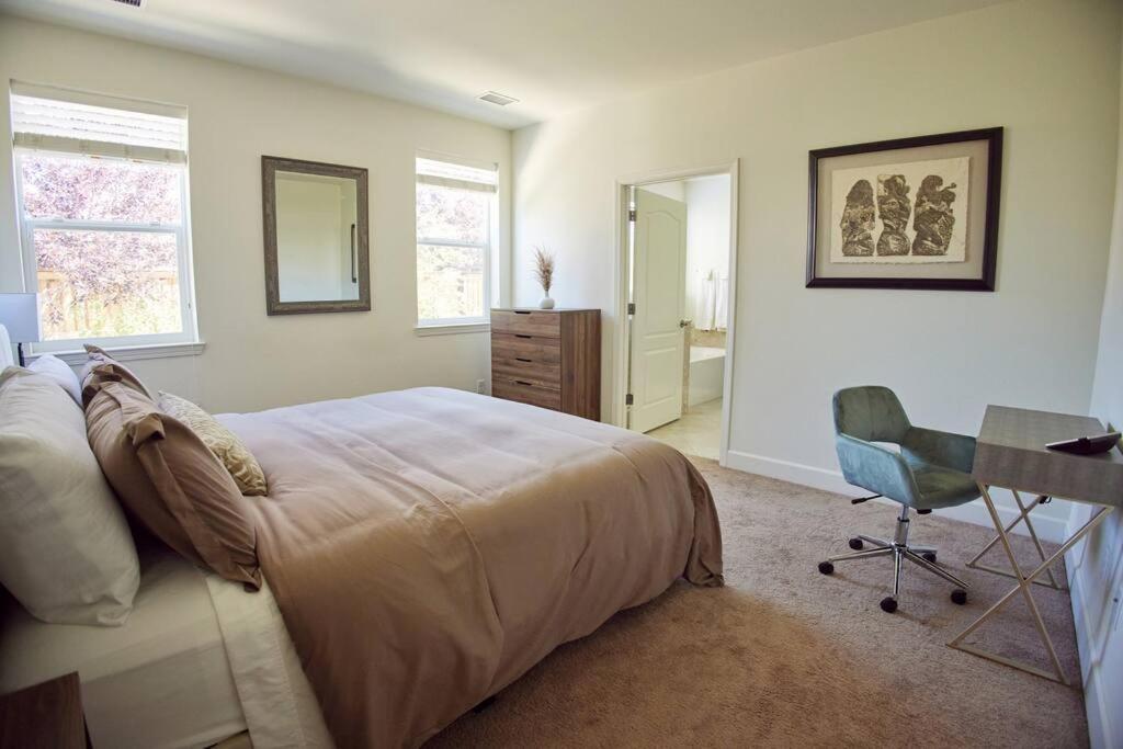 New Upscale House, Tahoe 30-Min W/ Cal King Reno Extérieur photo
