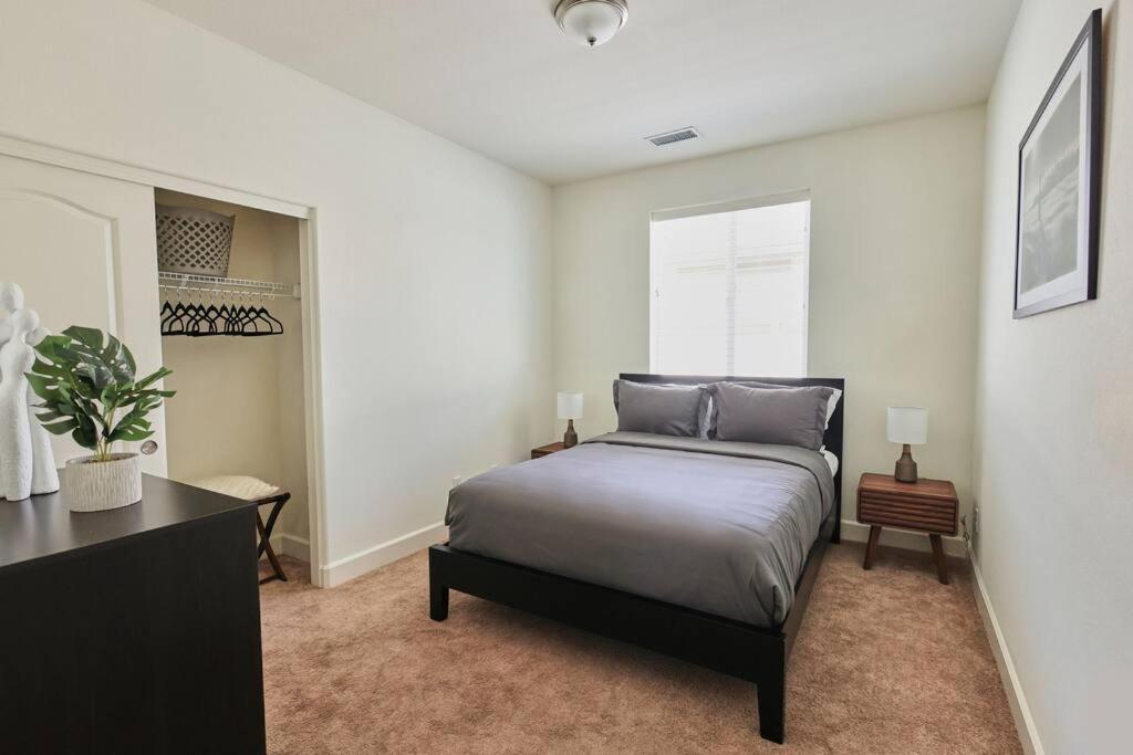 New Upscale House, Tahoe 30-Min W/ Cal King Reno Extérieur photo