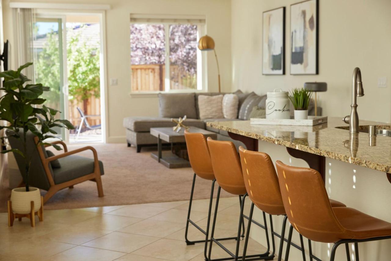 New Upscale House, Tahoe 30-Min W/ Cal King Reno Extérieur photo