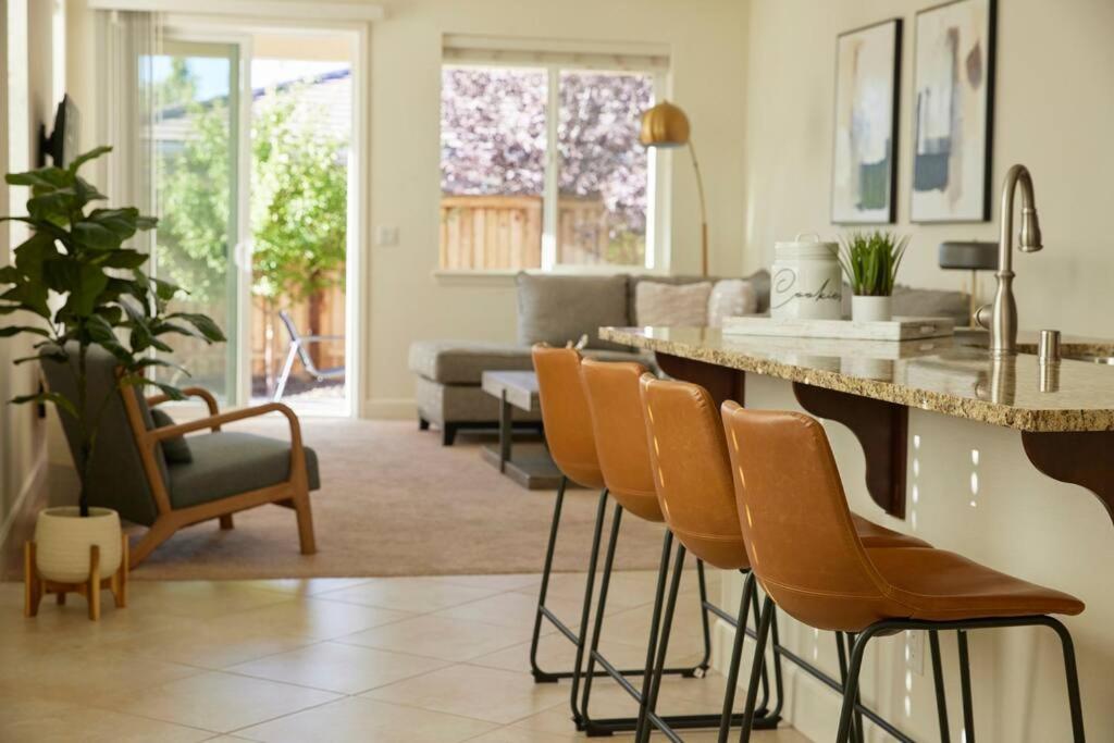 New Upscale House, Tahoe 30-Min W/ Cal King Reno Extérieur photo